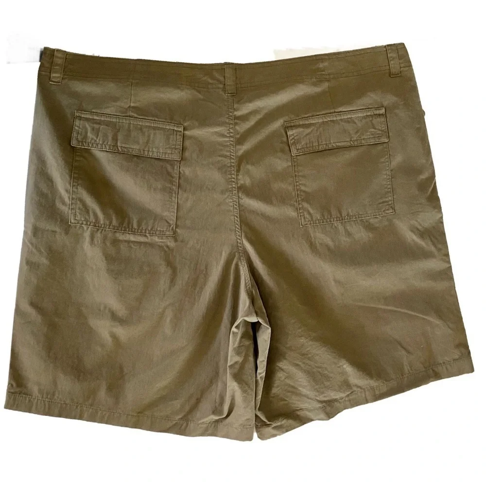 NWT - Cherokee Classic Green Chino Walking Shorts Velcro & Zipper Pockets Sz 44